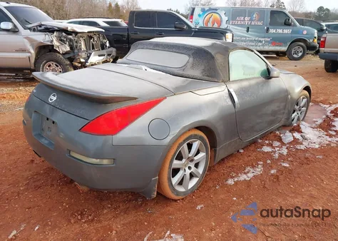 2005 Nissan 350Z Touring z USA, uszkodzony, nr VIN JN1AZ36A05M753901